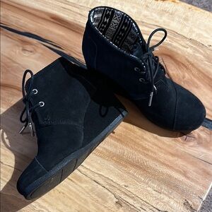 ~3 for $20~ Tom’s suede wedge boots booties